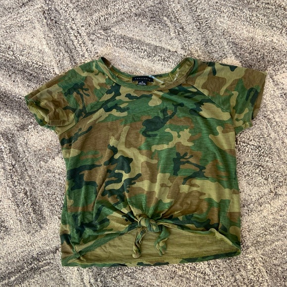 Cute Camo Tied T-Shirt - Picture 1 of 4